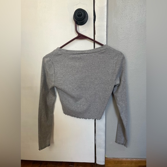 Forever 21 cropped long sleeve - Picture 2 of 2